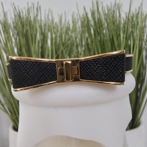Kate Spade Black and Gold Bow Textured Hinged Bracelet - Picture 2 of 11